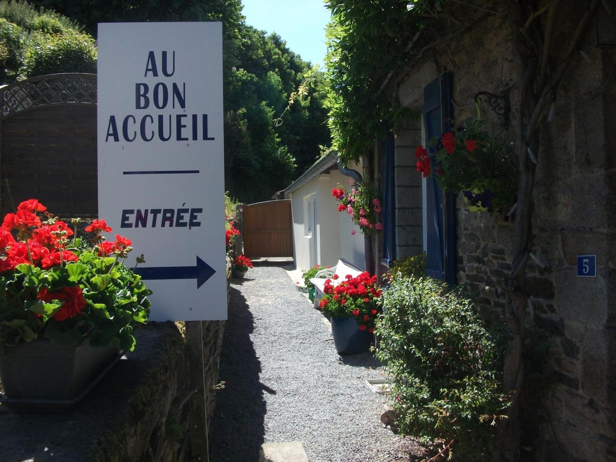 Au Bon Accueil Bed & Breakfast Saint-Marcan Luaran gambar